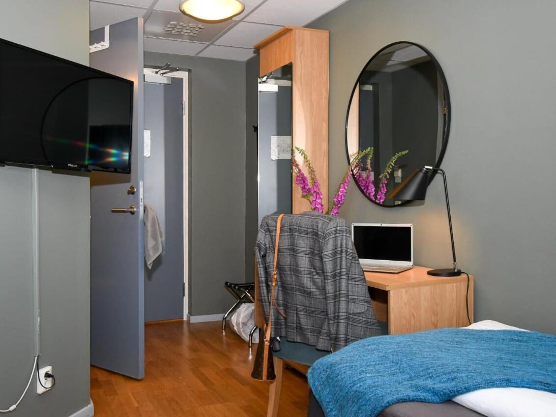 Hasse Pa Sjoekanten Hotell & Restaurang ヨンショーピン エクステリア 写真