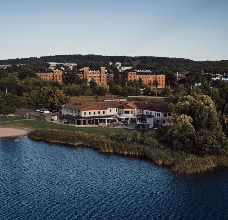 Hasse Pa Sjoekanten Hotell & Restaurang ヨンショーピン エクステリア 写真