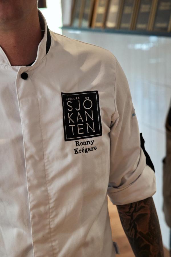 Hasse Pa Sjoekanten Hotell & Restaurang ヨンショーピン エクステリア 写真